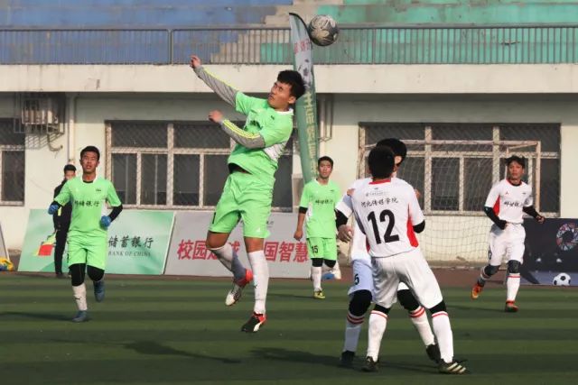 埃唐-姆巴佩首度首发为法国U21出战，因伤退场